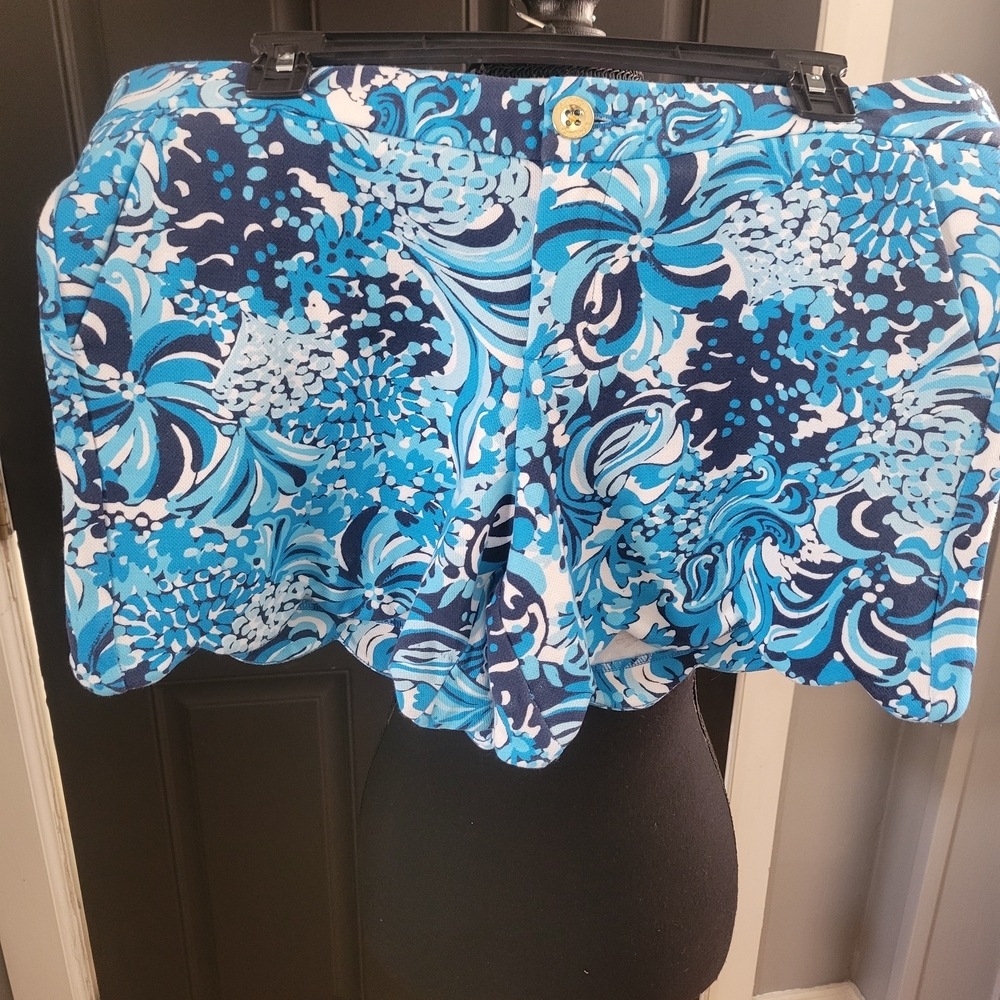 Lilly Pulitzer White and Blue Knit Shorts - Picture 3 of 5
